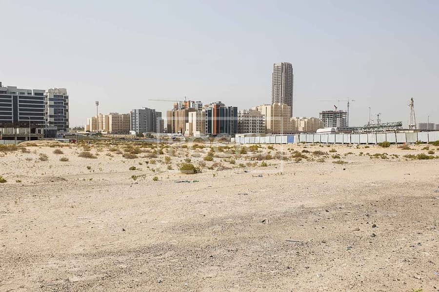 ارض تجارية في مجان دبي لاند 45000000 درهم - 6091212