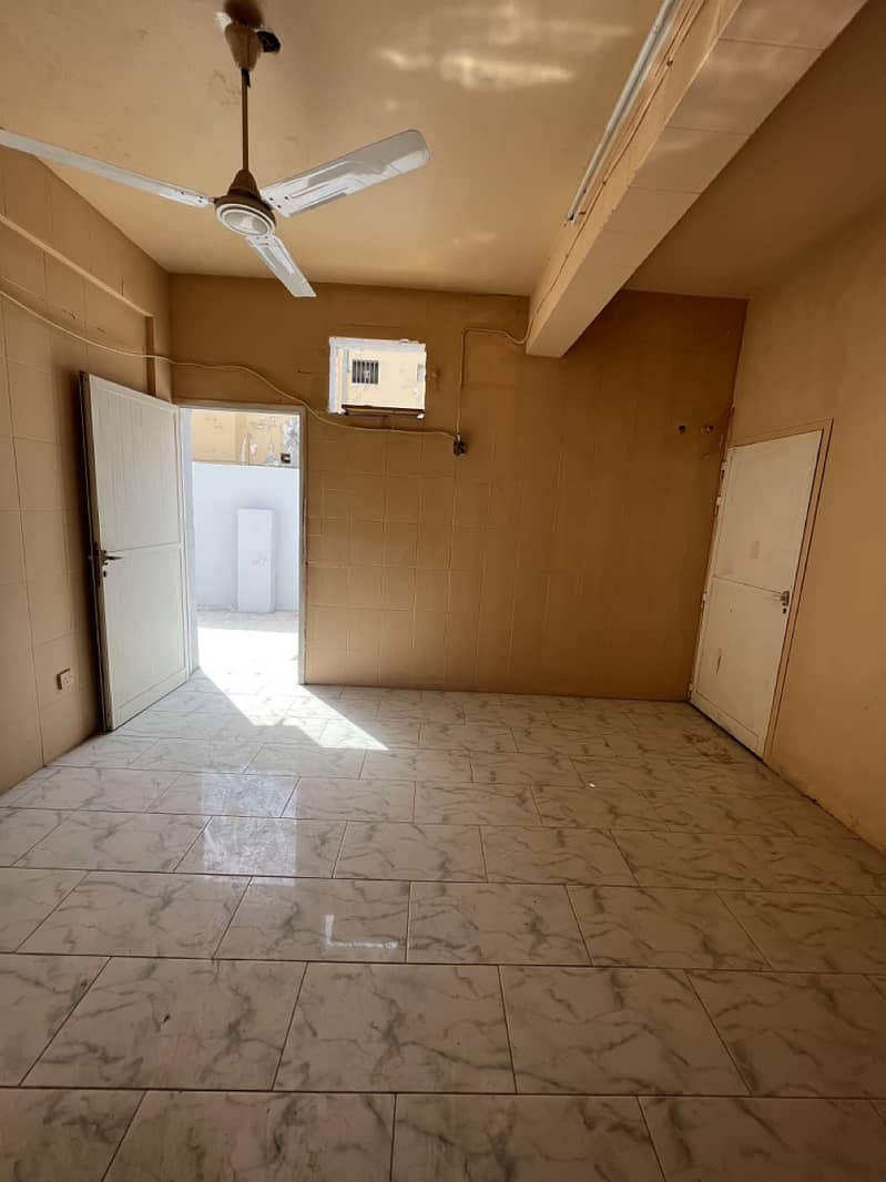FOR STAFF OR FAMILY !!! 7 BEDROOM GROUND FLOOR ARABIC VILLA AVAILABLE NEAR FALCON TOWER FOR 65000/-