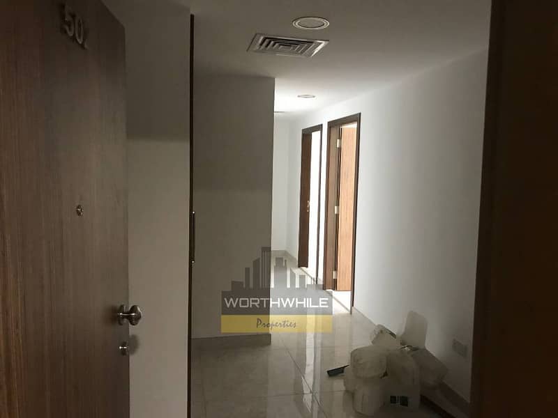 Spacious 4 bedroom apartment with 3 baths in for rent only at AED 115/-in Khalidiyah St