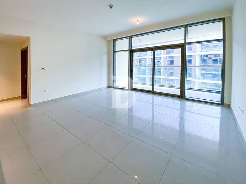 Luxury 1BR | Spacious | Huge Balcony