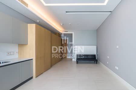 Studio for Rent in Business Bay, Dubai - Brand New and Bright Studio | High Floor