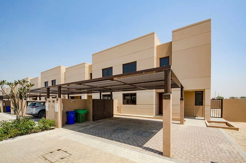 End Unit 3 BR Townhouse For Sale in AL Zahia - Sharjah