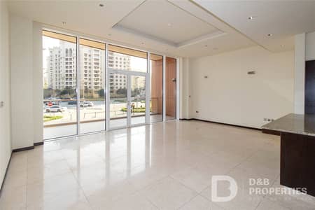 1 Bedroom Flat for Rent in Palm Jumeirah, Dubai - Beach Access I Infinity Pool I Vacant Now