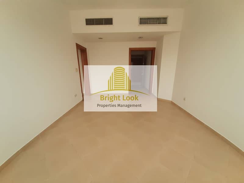 Spacious 1bhk with balcony 40,000 Yearly located Defence Street