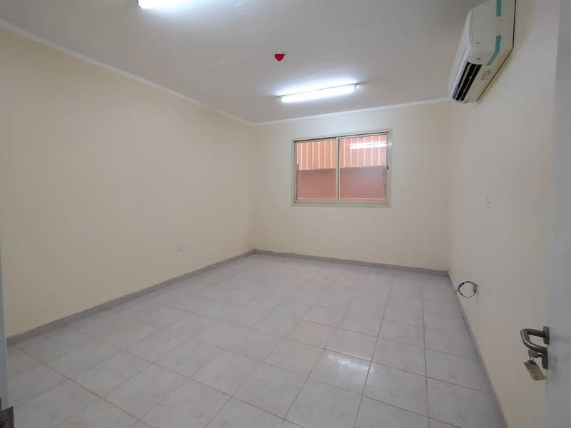 MOL APPVOVED / WELL MAINTAINED / SPACIOUS CAMP IN ALAIN