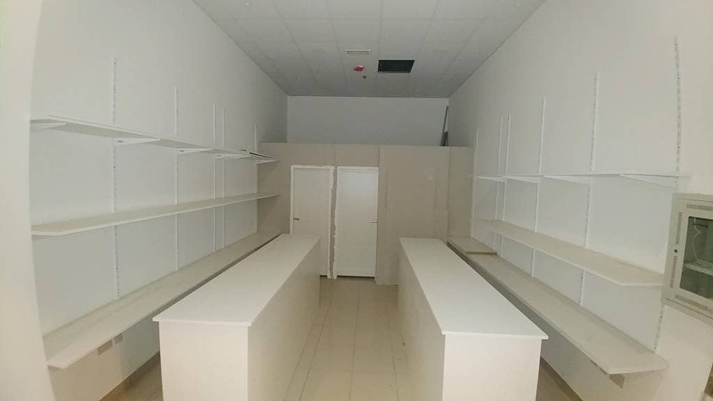 Spacious Fully Fitted Shop in Bur Dubai