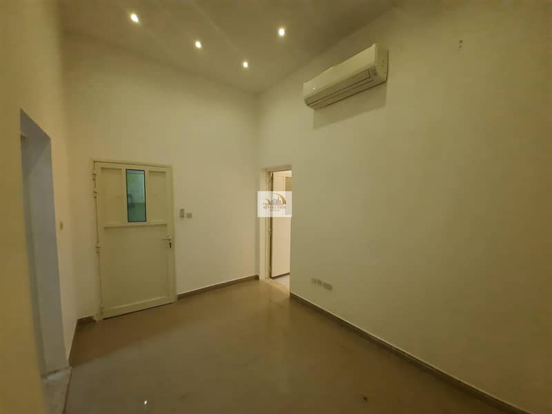 شقة في مركز محمد بن زايد،مدينة محمد بن زايد 1 غرفة 33000 درهم - 6106207