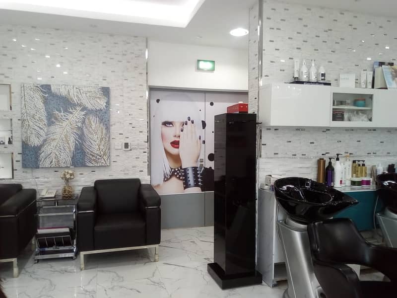 21 LUXURIOUS LADIES SALOON   IN A HOTEL APARTMENT/BUSINESS BAY. . .