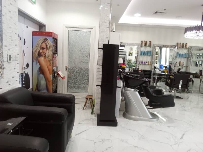 25 LUXURIOUS LADIES SALOON   IN A HOTEL APARTMENT/BUSINESS BAY. . .