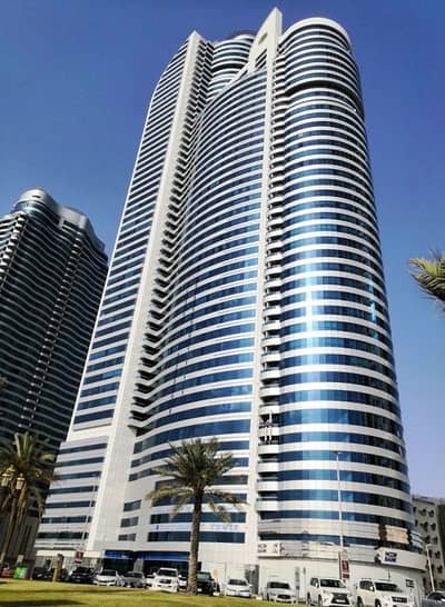 محل تجاري  للايجار في المجاز، الشارقة - Sarah Al Emarat Tower