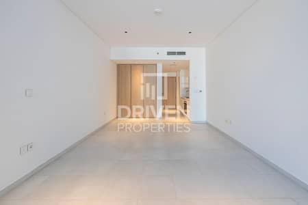 Studio for Sale in Business Bay, Dubai - Vacant on Transfer | Apt with Canal View