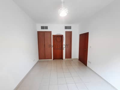 SPACIOUS 1 BHK| WELL MAINTAINED BUILDING|PRIME LOCATION