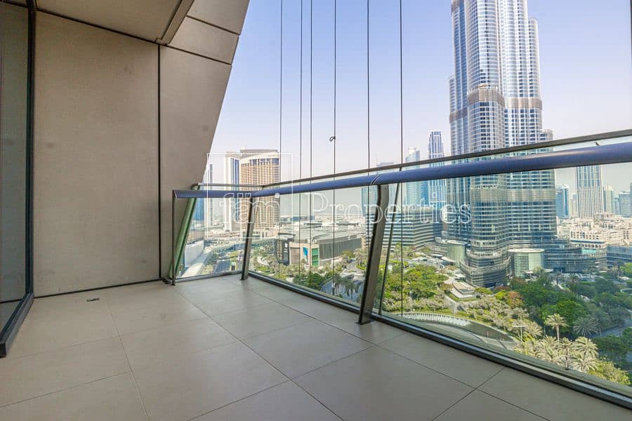 Full Burj Khalifa View I 3 Bed plus Maid I Vacant