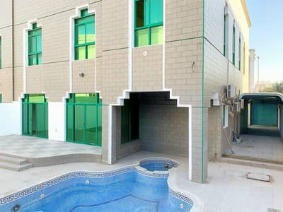 5 Bedroom Villa for Rent in Bur Dubai, Dubai - •Luxurious 5Bedroom Villa With Amazing Private Pool in 360k•Easy Access To SZR•Very Close To Metro