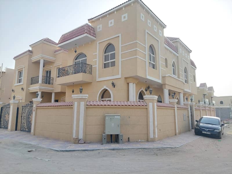 For sale villa, corner of two streets, freehold for all nationalities, bank financing up to 100% of the value of the property