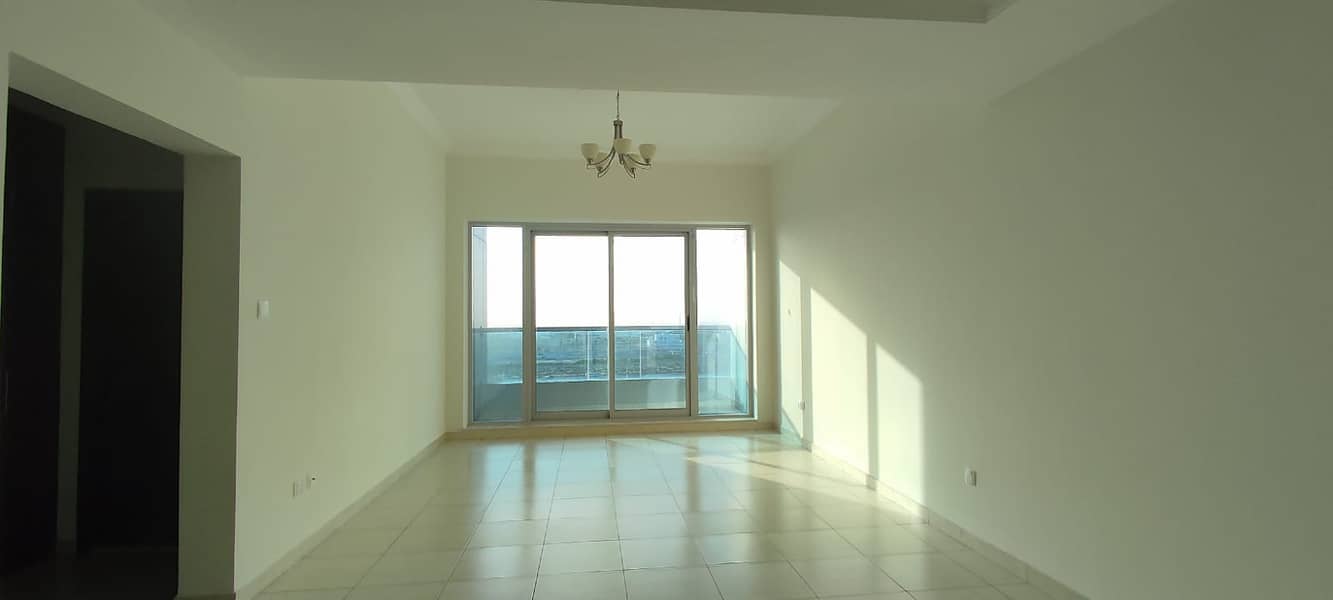 OPEN VIEW EXECUTIVE LIVING SPACIOUS AND BRIGHT 1 BHK APARTMENT FREE MAINTENENCE ON THE EXIT TO AL AIN AND E311  JUST IN 45K