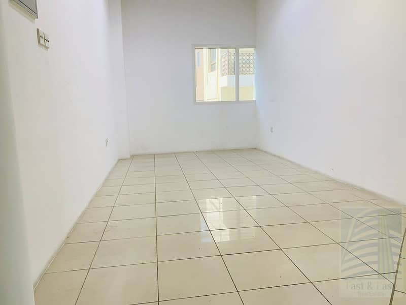 SHOP FOR RENT IN DEIRA  ( 22k to  35k ) OFFICE FOR LONG TERM AND SHORT TERM (