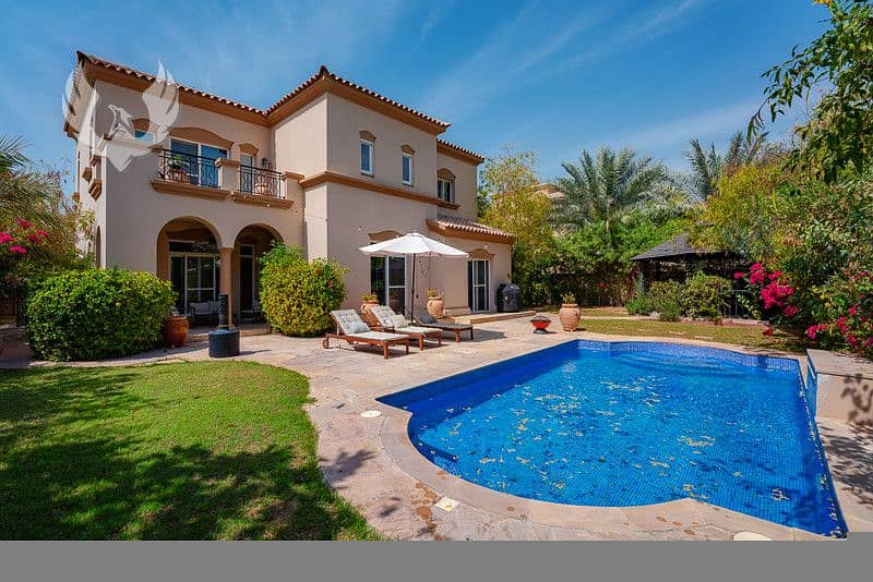 Private Pool with Pergola | Great Location |