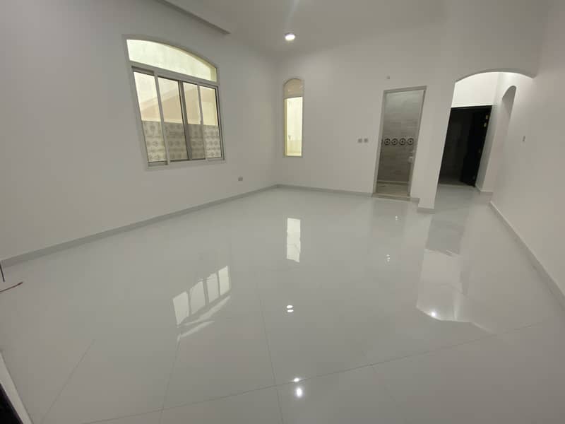 Квартира в Аль Шамха, 2 cпальни, 50000 AED - 6008493