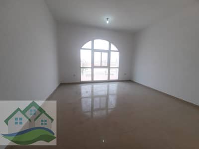 فیلا 6 غرف نوم للايجار في مدينة شخبوط (مدينة خليفة ب)، أبوظبي - فيلا بمدينة شخبوط مكونه من 6 غرف و3صالة قريب من كنتاكي
