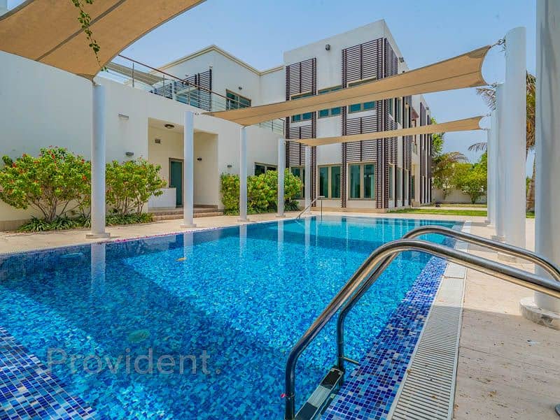 Vacant | Private Pool | Stunning views