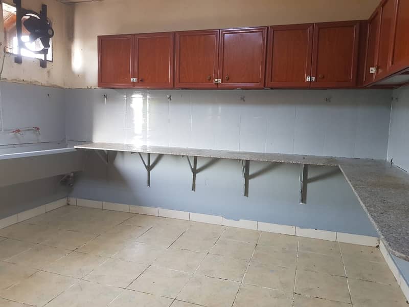 6 KITCHEN