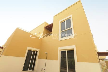 3 Bedroom Villa for Sale in Al Raha Gardens, Abu Dhabi - A Ready To Move In Stunning Type S Villa