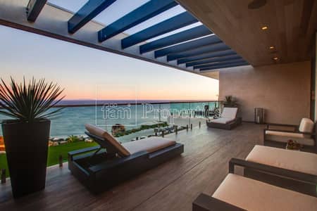 6 Bedroom Villa for Sale in Jumeirah, Dubai - Custom Made | Full Beach Access | Skyline View