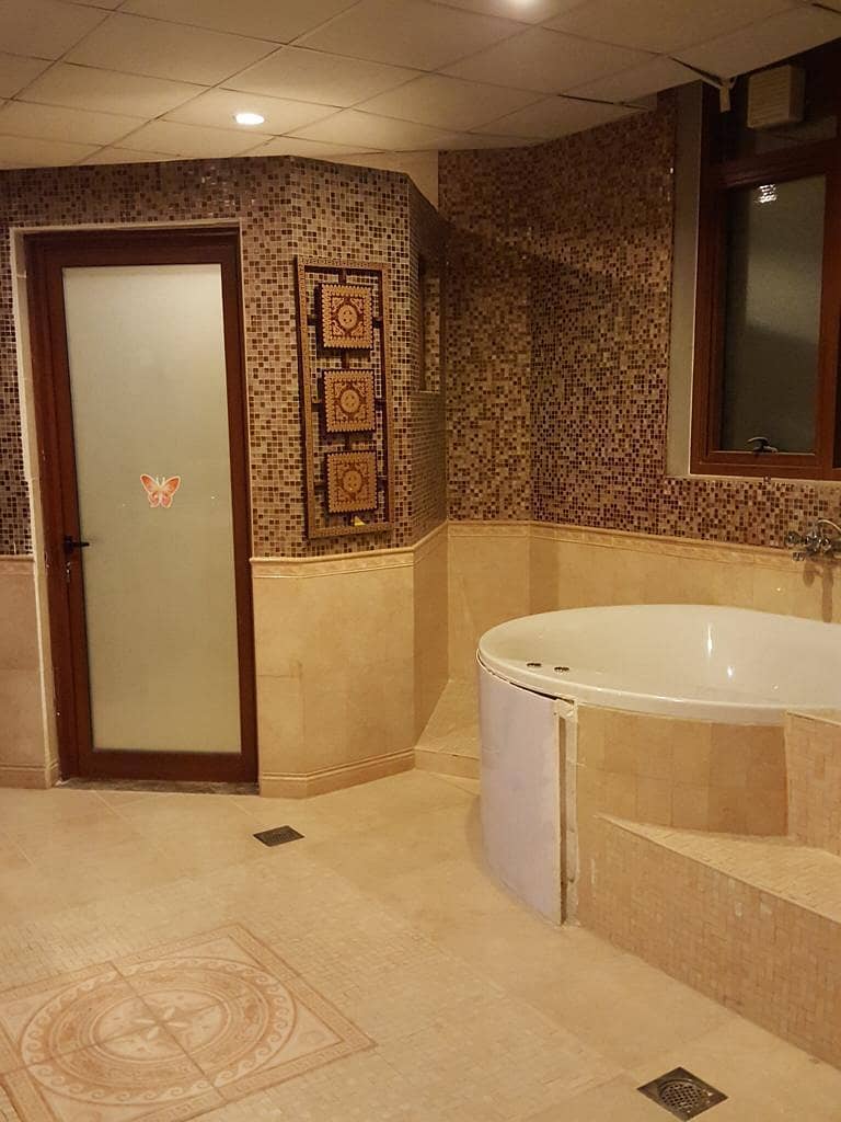 Villa for rent in Al Qarayen