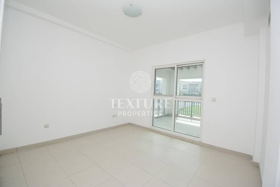 Reasonable price | Close to business bay| large layout| Balcony