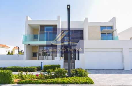 6 Bedroom - Contemporary Luxury Villa for Sale in District One