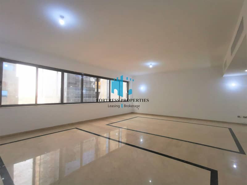 Квартира в Шейх Халифа Бин Зайед Стрит, 4 cпальни, 110000 AED - 6042420