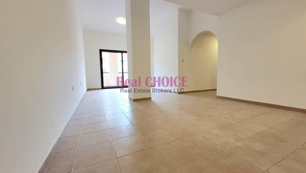 Spacious 2BR Apartment | No commissions | 6 Cheques