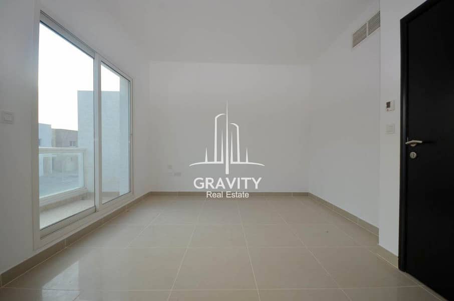 Vacant | Spacious Villa | Amazing Location Vacant | Spacious Villa | Amazing Location