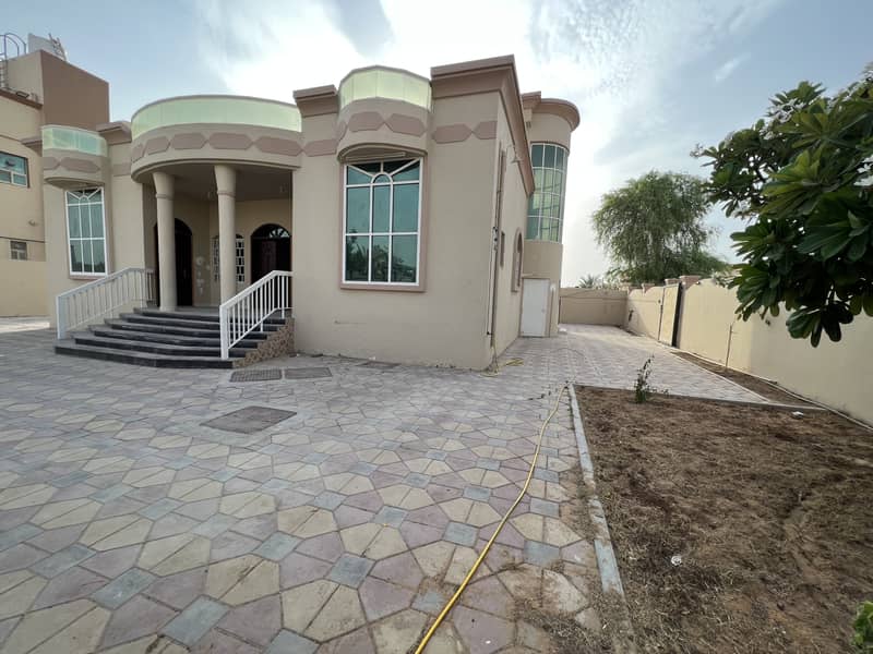 For rent a villa in Ajman Emirate al Mowaihat 1 2 area
