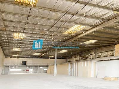 Warehouse for Rent in Al Quoz, Dubai - Excellent Space | With Mezzanine |  High Ceiling