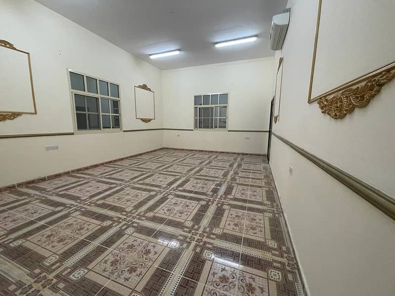 Full Villa 5 bedroom majlis plus hall available at al shamkha