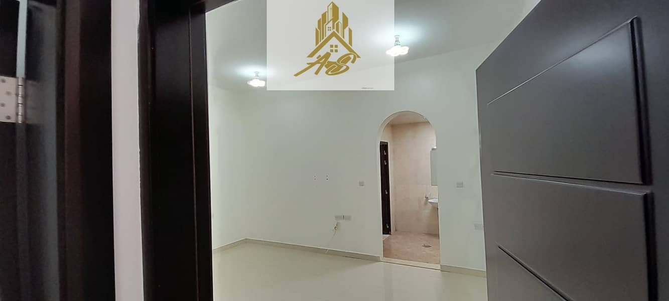 For rent in Old Shahama 3 rooms, a council, 3 bathrooms, a kitchen and a hall