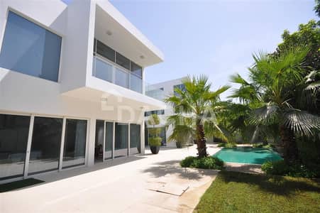 Luxury Villa / Peaceful and Private / CALL NOW