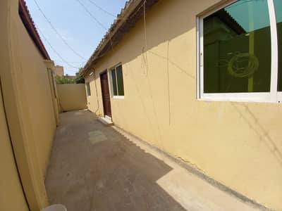 PRIVATE ENTRANCE 2BHK MULHAQ WITH MAID ROON NEARBY SHABIYA 09