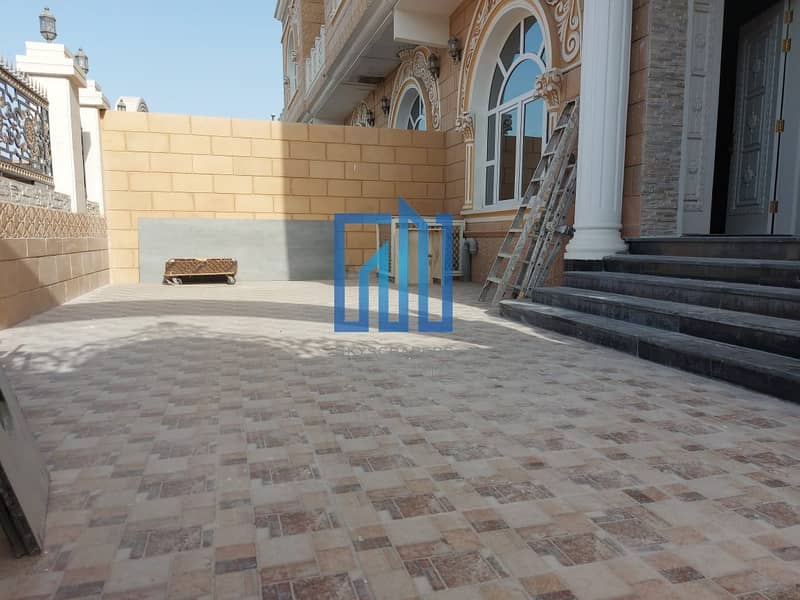 Luxury villa - First Tenant & wellmaintained 6BHK | VACANT