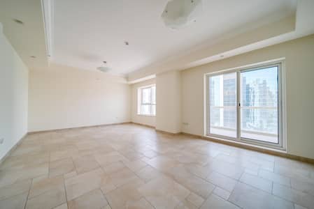 2 Bedroom Flat for Rent in Deira, Dubai - Living Room