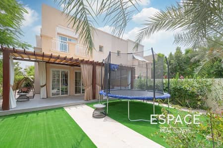 3 Bedroom Villa for Sale in The Springs, Dubai - Upgraded 3 Bed and Brand New Kitchen