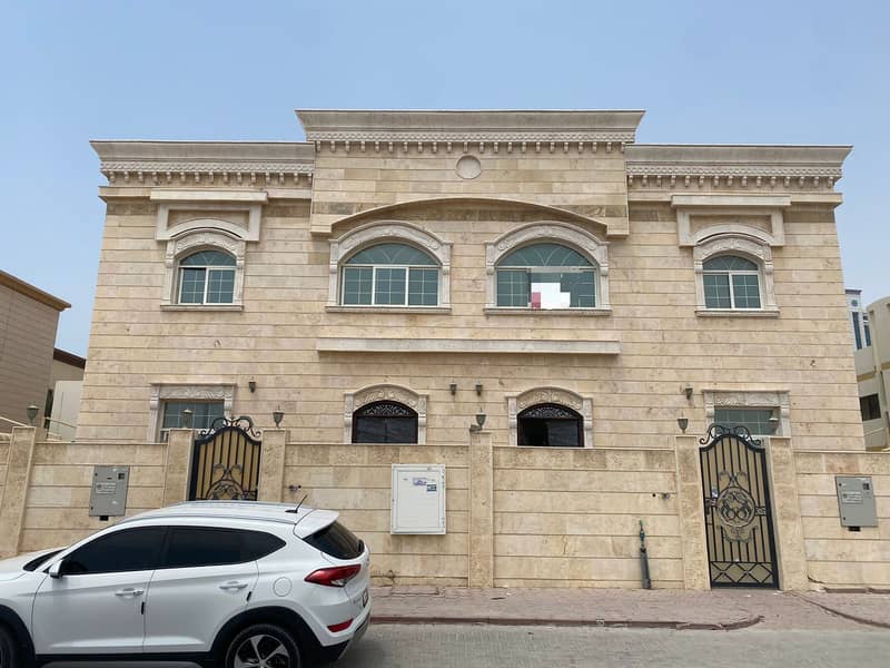 For rent a large villa in Sharjah Al Raffa Central air-conditioning near the sea Two floors, 5 rooms