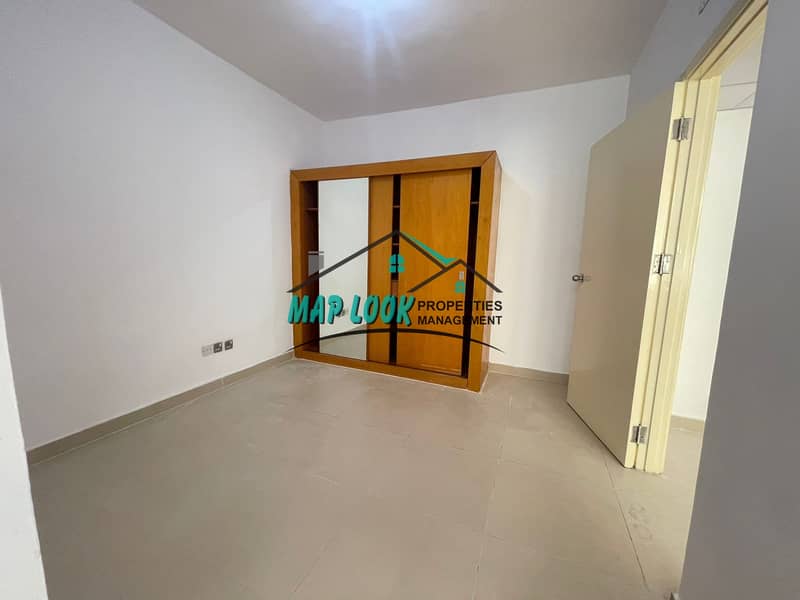 شقة في شارع حمدان 1 غرفة 37999 درهم - 6155059
