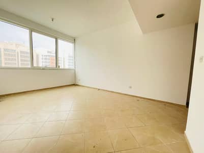 1 Bedroom Flat for Rent in Al Wahdah, Abu Dhabi - Spacious 1 Bedroom Apartment with 2 Bathrooms in 38K Near Al Wahda Mall Al Muroor