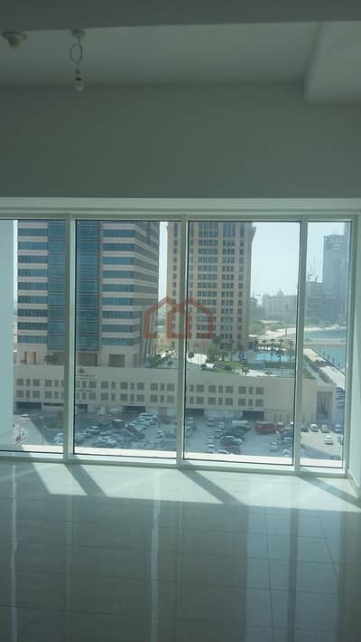 استوديو  للايجار في الخليج التجاري، دبي - شقة في ويست وارف الخليج التجاري 54900 درهم - 5645035