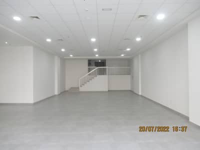 Showroom for Rent in Deira, Dubai - 1740,1885,2055,5680 sq ft brand new fitted showrooms|chillers free|road facing|150PSFT|262Kp/a