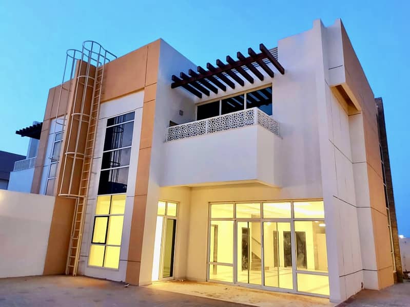 Luxury  4bhk villa with balcony +wardrobe mide room parking in Al Tai