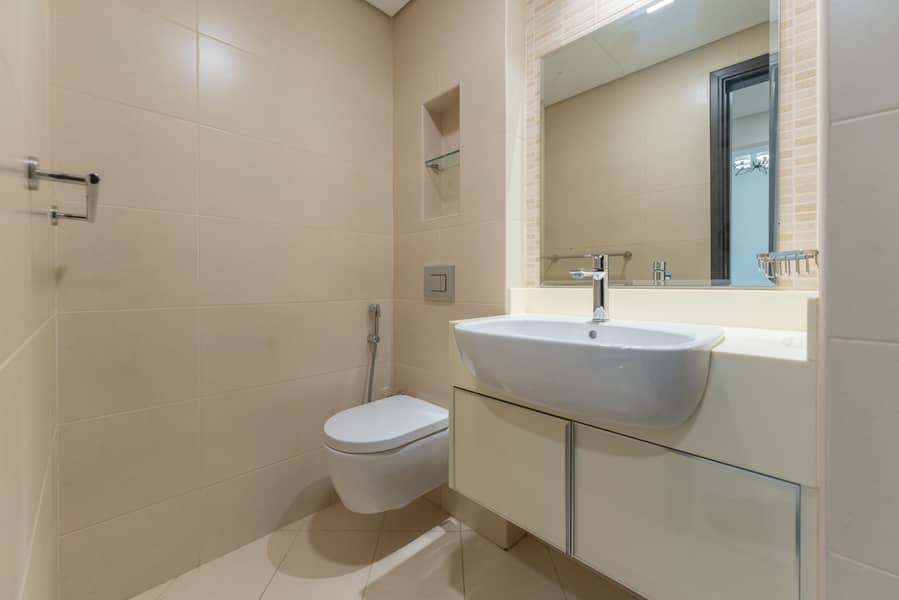 10 Bathroom